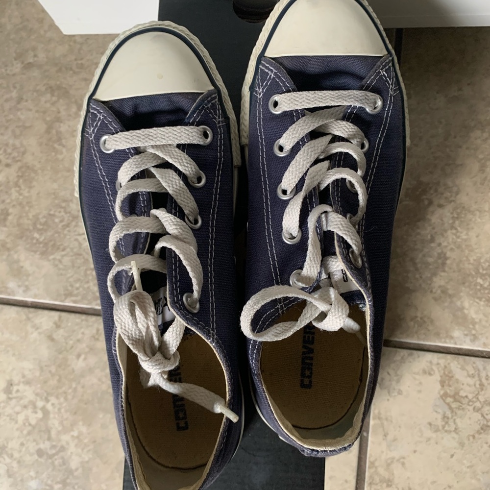 Converse - Picture 2 of 3